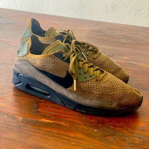 Nike Air Max Barely Used, Rare Army Green